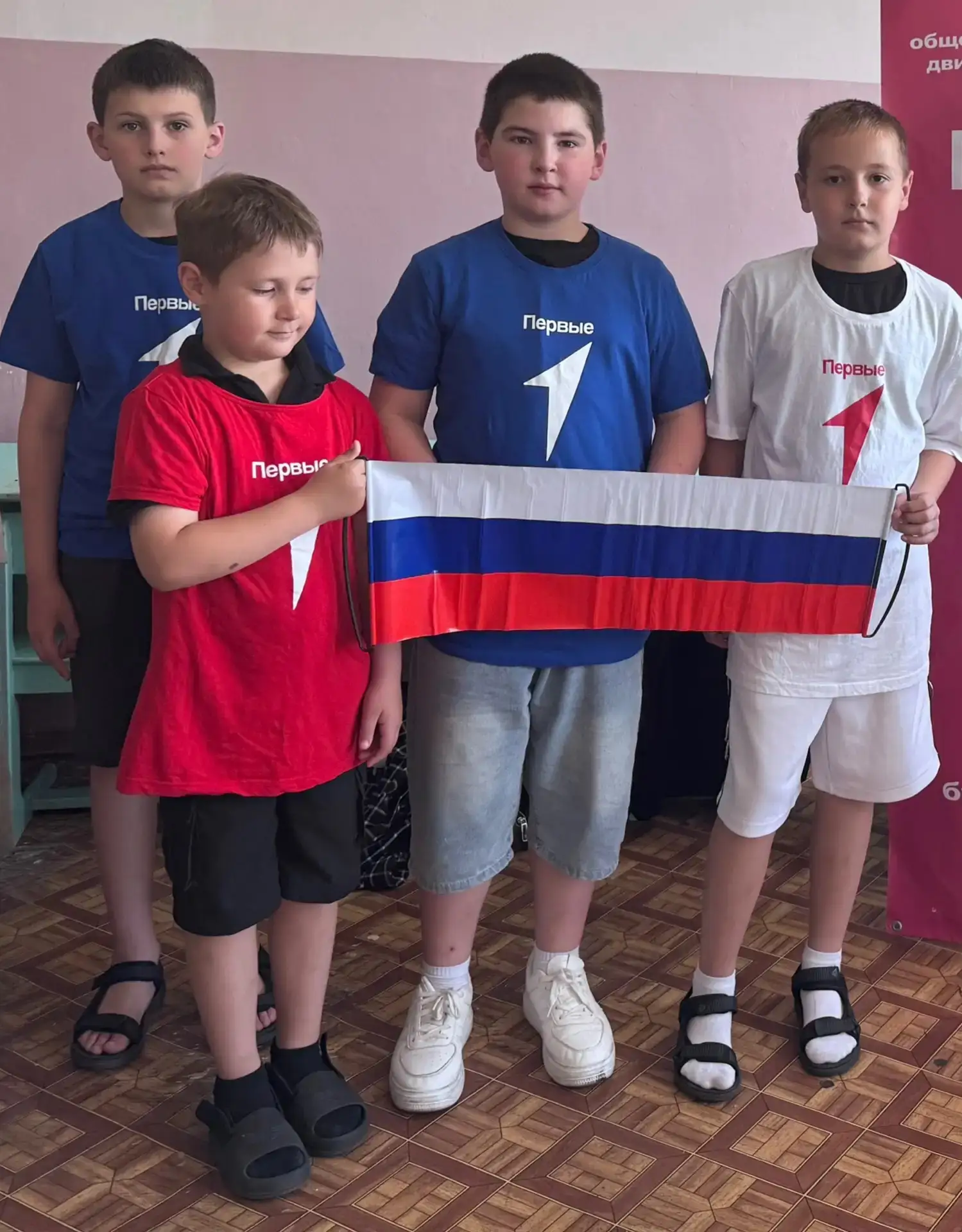 🇷🇺 "Пилигрим" зажигает патриотические сердца ко Дню России! 🇷🇺

Сегодня, 10 июня, наш любимый ла