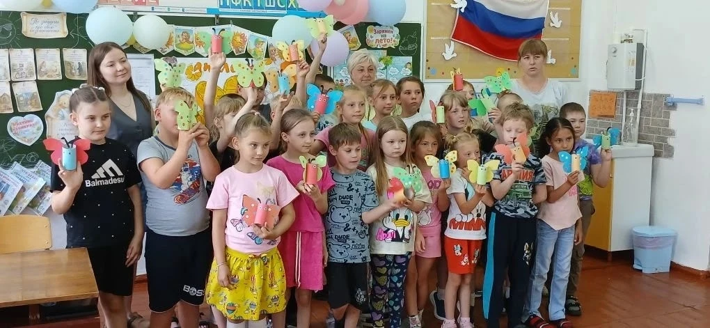 Сегодня в нашем школьном лагере «Дружба без границ» царила особенная атмосфера — атмосфера творчеств