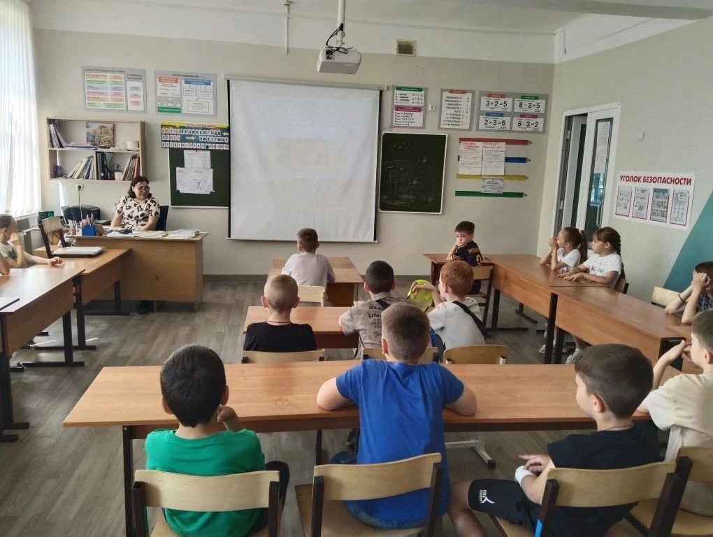 "Цена крошки хлеба - велика"
 
В ЛОЛ "Эрудит" МОБУ лицея №33 прошло важное мероприятие в рамках Всер