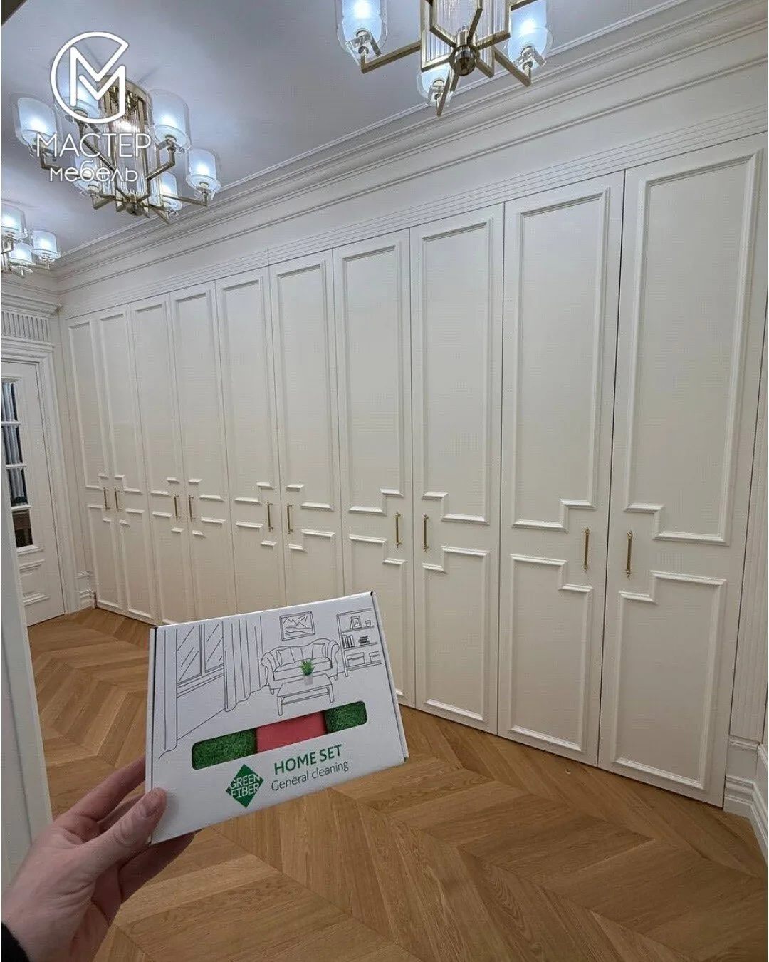 Элегантность, которая не требует лишних слов 🤍

Этот шкаф про баланс классики и современного исполн