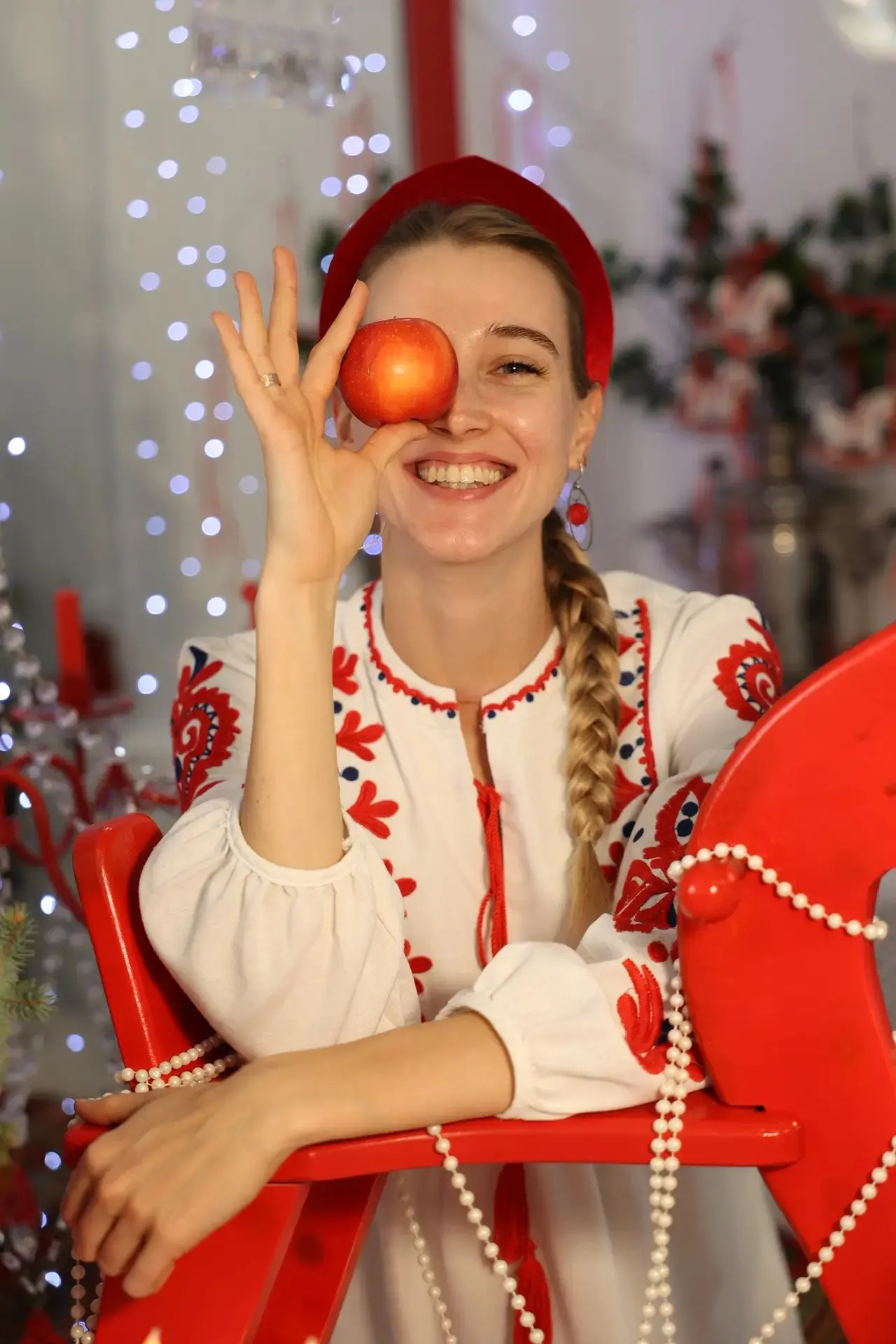 https://vk.ru/club215513897
Копитун Анастасия Сергеевна - руководитель ОХК «Калина»
Образование высш