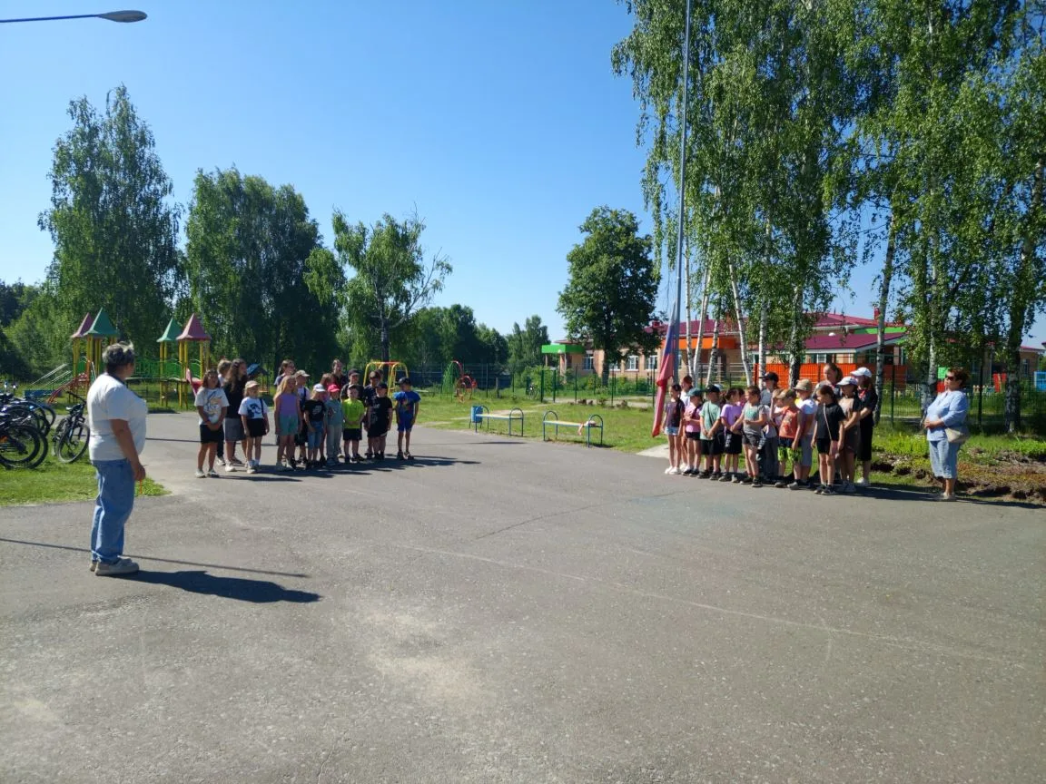 🔥Восьмой день в лагере "Галактика".
Сегодня ребята погрузились в мир творчества и искусства🎨

🙂На