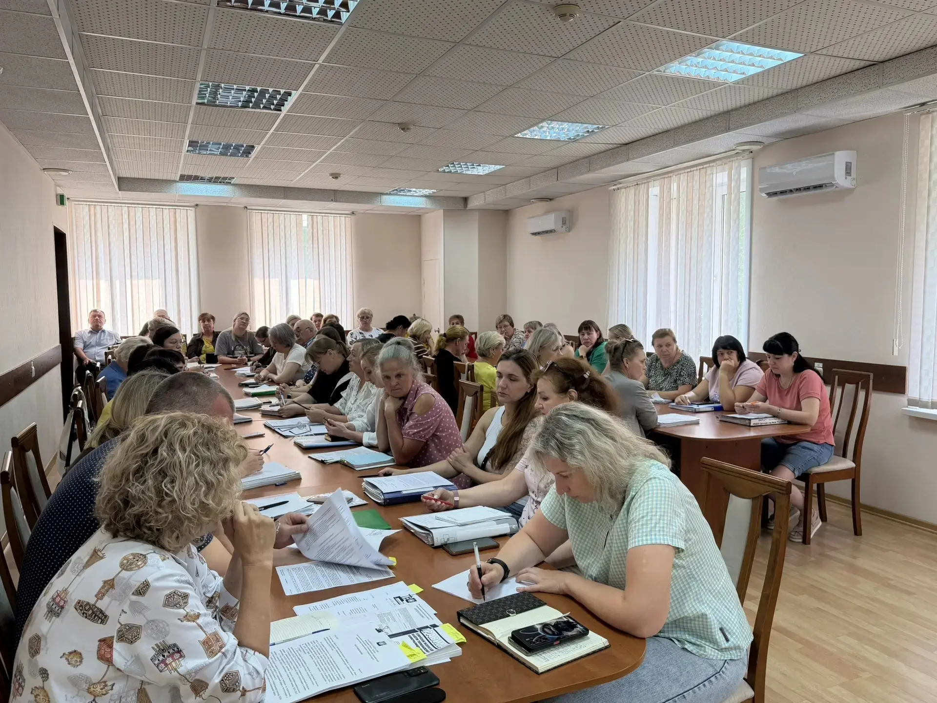 В малом зале Администрации прошло совещание по подготовке к отопительному сезону 2026–2027 годов ♨

