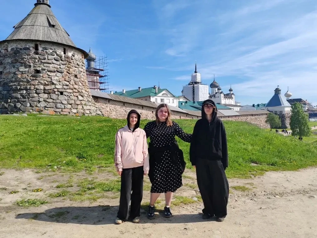Студенты экономического факультета, в составе группы от нашего университета, отправились в туристиче