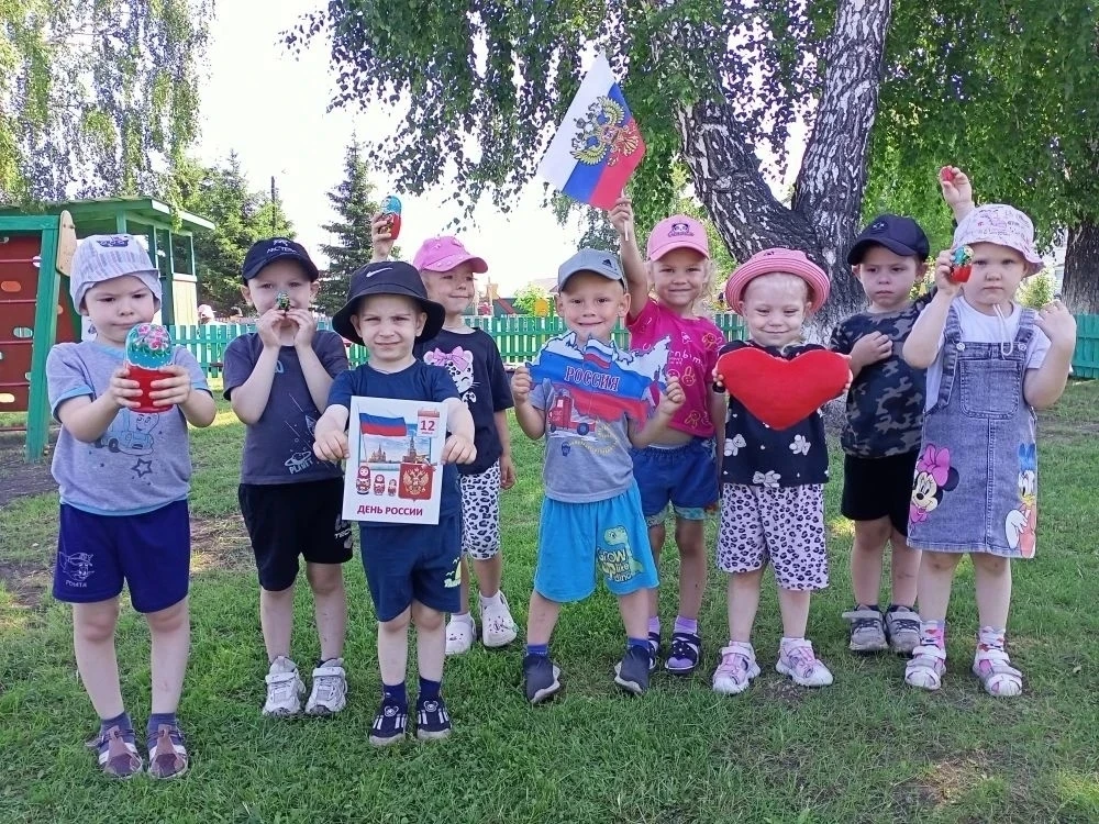 🇷🇺 Как в округе отмечали День России: просто о главном

В детских садах и пришкольных лагерях окру