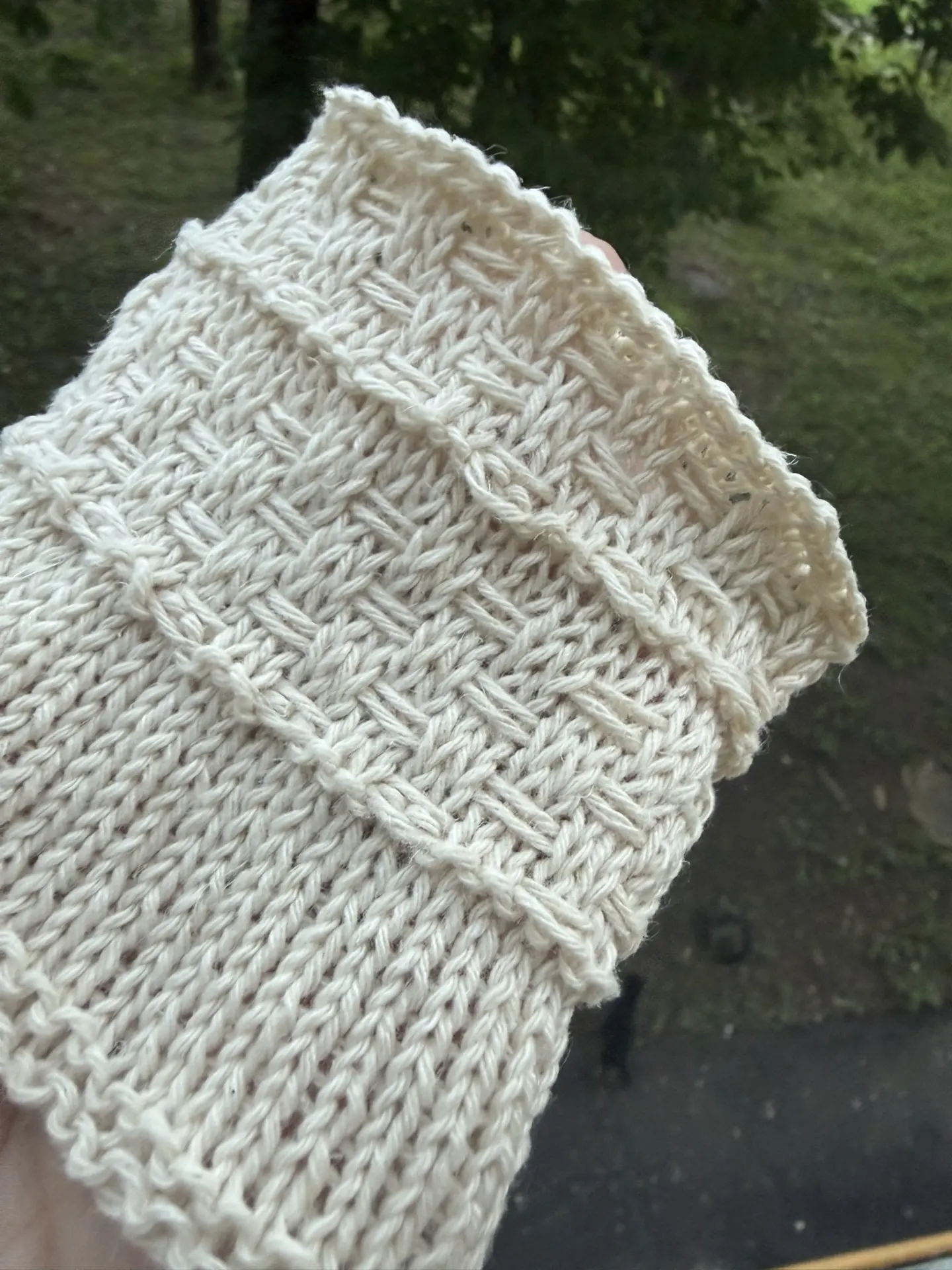 Связала образец из Linen от Сеам. Образец до стирки. Полотно нравится, вяжется легко. Посмотрим чкак