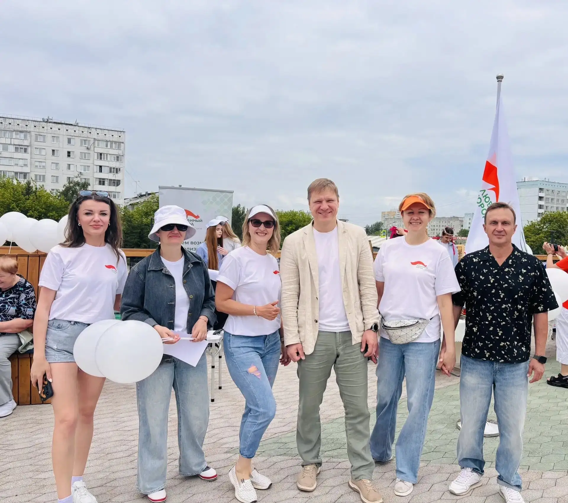 День России прошёл ярко — и наши студенты были в центре событий!

Ребята из техникума помогали фонду