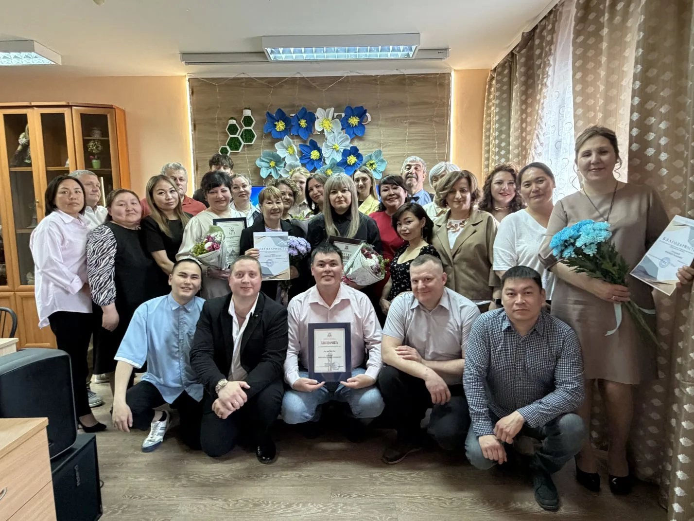 В День социального работника поздравляю всех специалистов этой благородной профессии с праздником!

