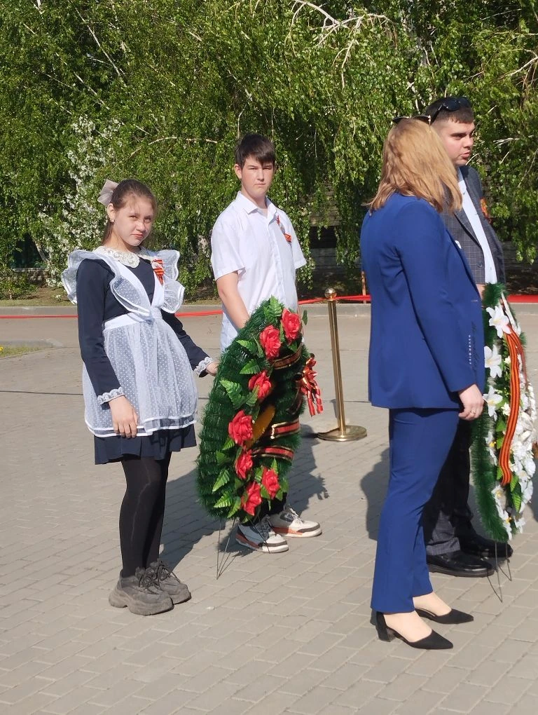 С Днём Великой Победы! 🇷🇺🕊️

В этот священный день ребята нашей школы почтили память героев — воз