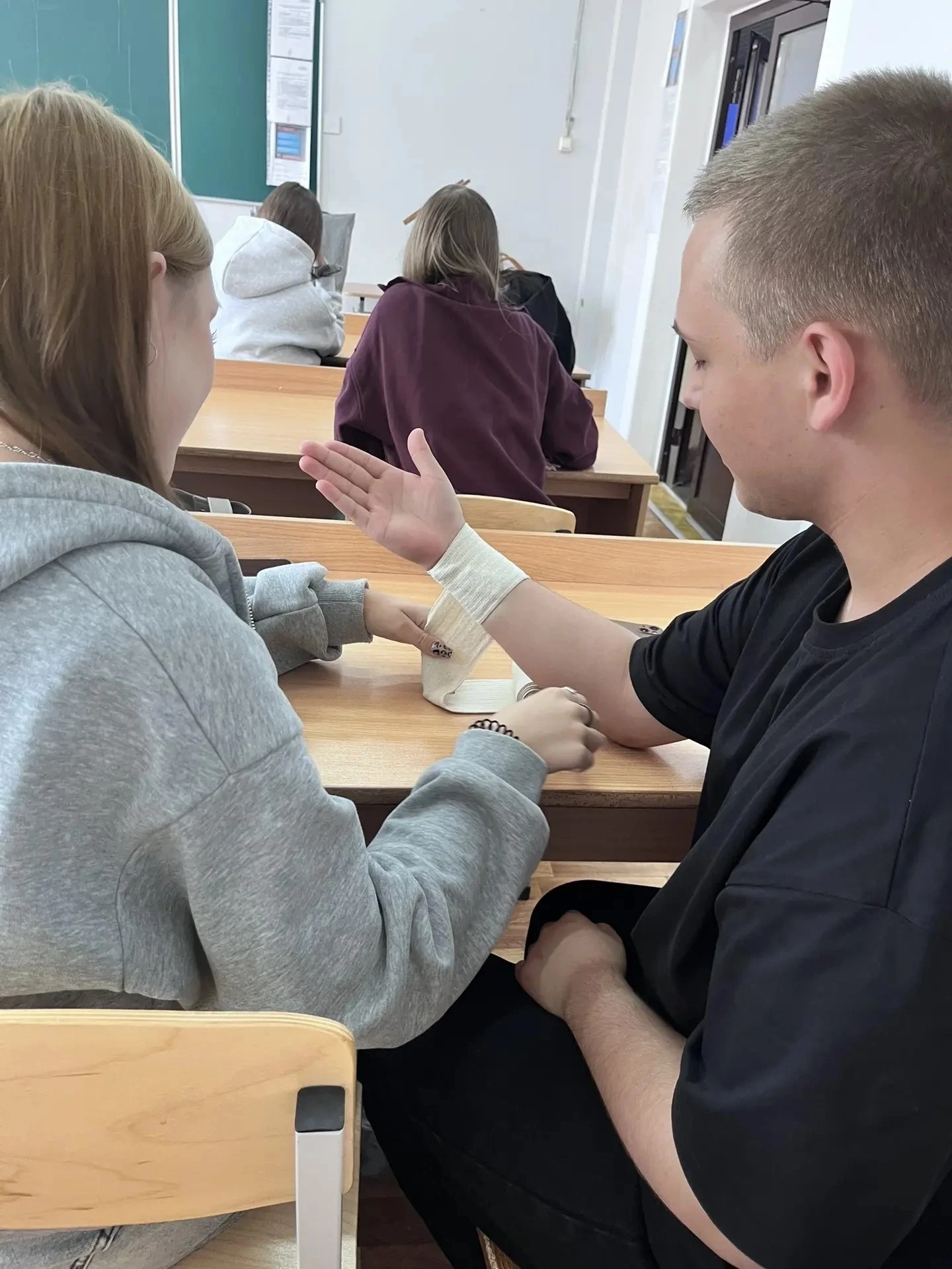 🚑 «Я могу за себя постоять»
 
В рамках фестиваля детства и юности «Навыки и польза» мы провели прак