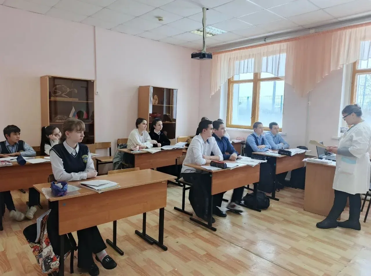 ☀️👩🏻‍🎓🧑🏼‍🎓В школах важно говорить о здоровье! А мы продолжаем нашу рубрику «Школьная медицина»