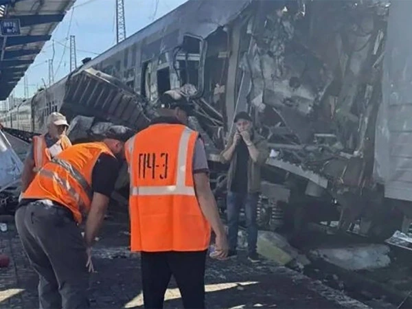Удар по локомотиву пассажирского поезда идеально вписывается в описанную выше парадигму ударов проти