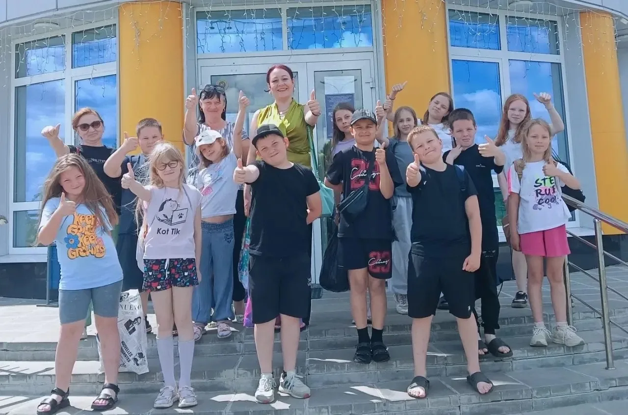 ПРИШКОЛЬНЫЙ ЛАГЕРЬ "МАЛЫШОК"

🏊‍♀️ Ребята из пришкольного лагеря «Малышок» посетили бассейн! 

✨ Пл