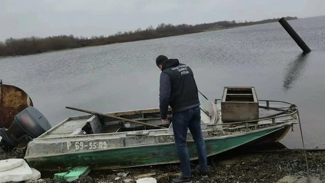 Четверо ямальцев перевернулись на моторной лодке, найдено тело одного из них

Северяне выехали из На