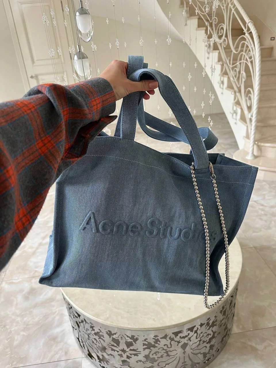 Джинсовая сумка-шоппер в стиле Acne Studios, моя любовь🤍

Наконец-то добыла долгожданную ссылку, де