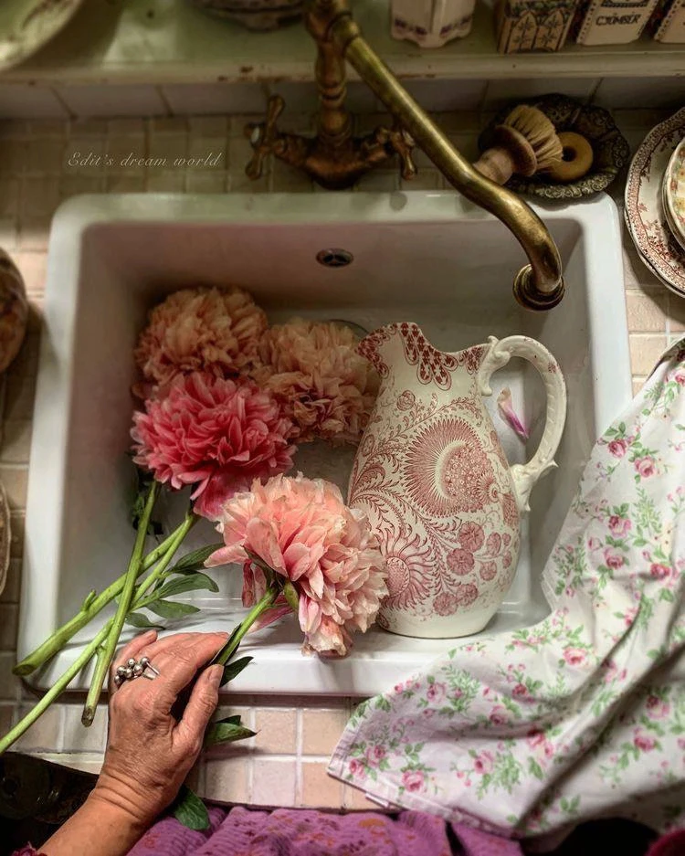 📸Паронимы — слова, похожие по звучанию, но разные по значению.

Частая ошибка в ЕГЭ:

﻿﻿⚪️Представи