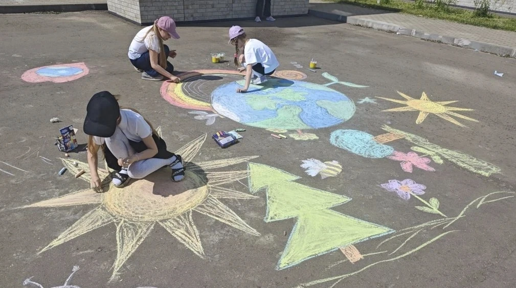 Рисуй, Россия! 🇷🇺🎨🖍️

Наши ученики не просто школьники, они – настоящие патриоты, чьи души напол