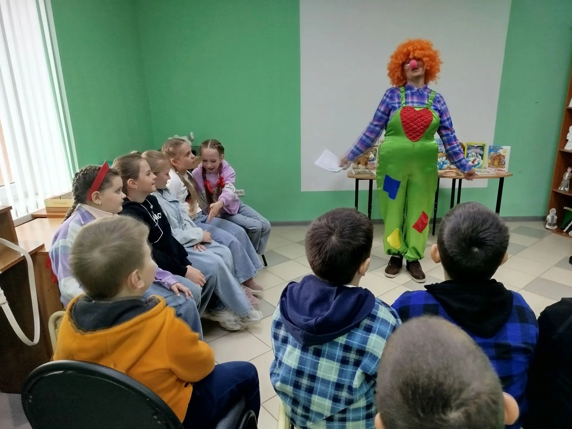 В День защиты детей сотрудники городской детской модельной библиотеки №4 устроили яркое и весёлое ме
