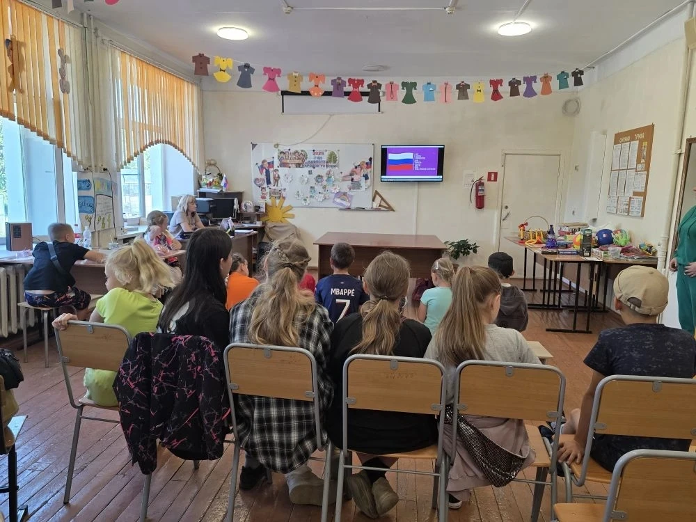 🇷🇺Патриотический квест ко Дню России состоялся в нашей школе.
💁‍♀️Сегодня ребята не только развле