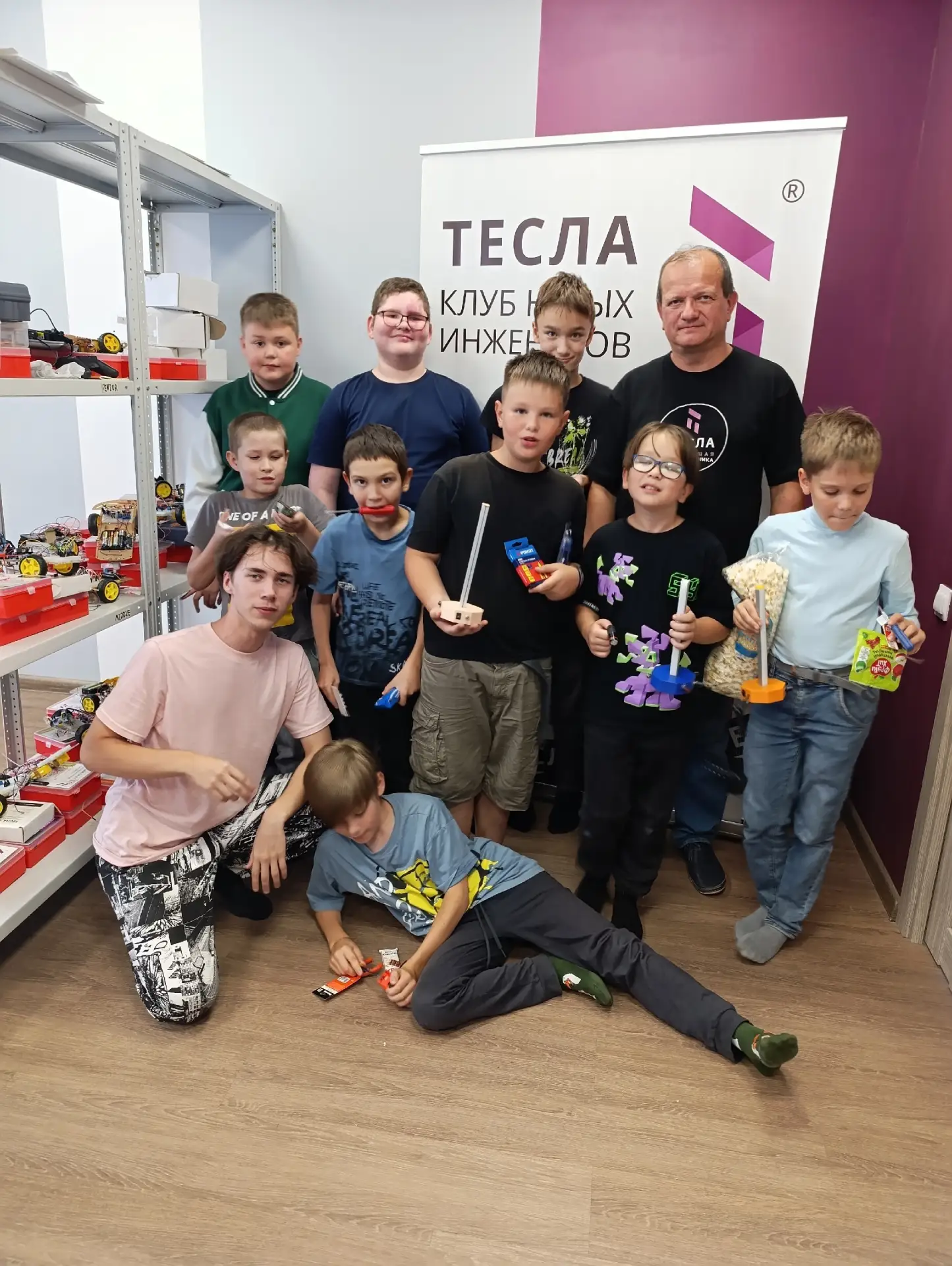 Лето в [club223132188|Клуб юных инженеров "Тесла"] - это не просто каникулы, а настоящее приключение
