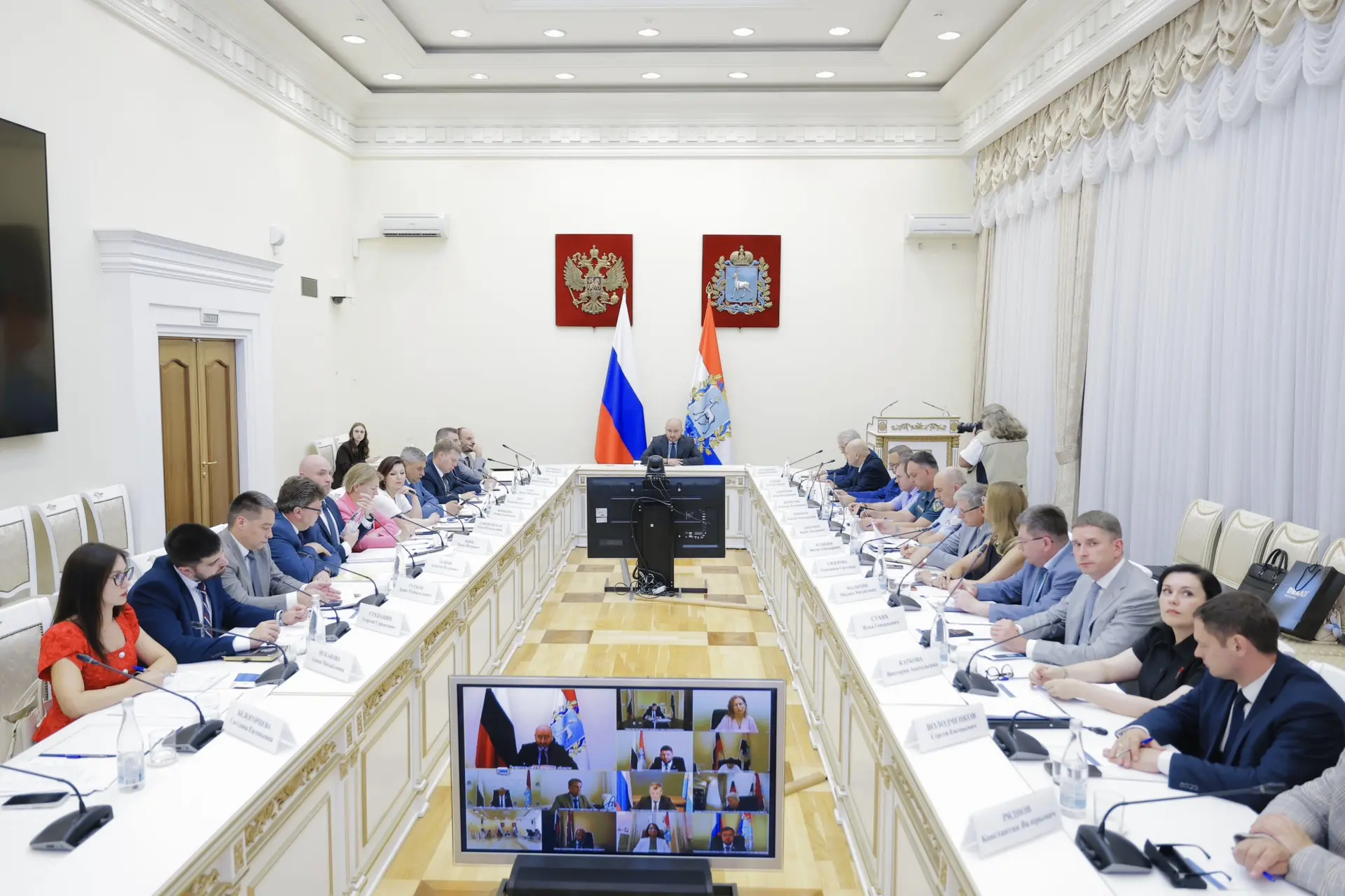 Провели оперативное совещание в правительстве Самарской области. Обсудили вопросы, требующие особого