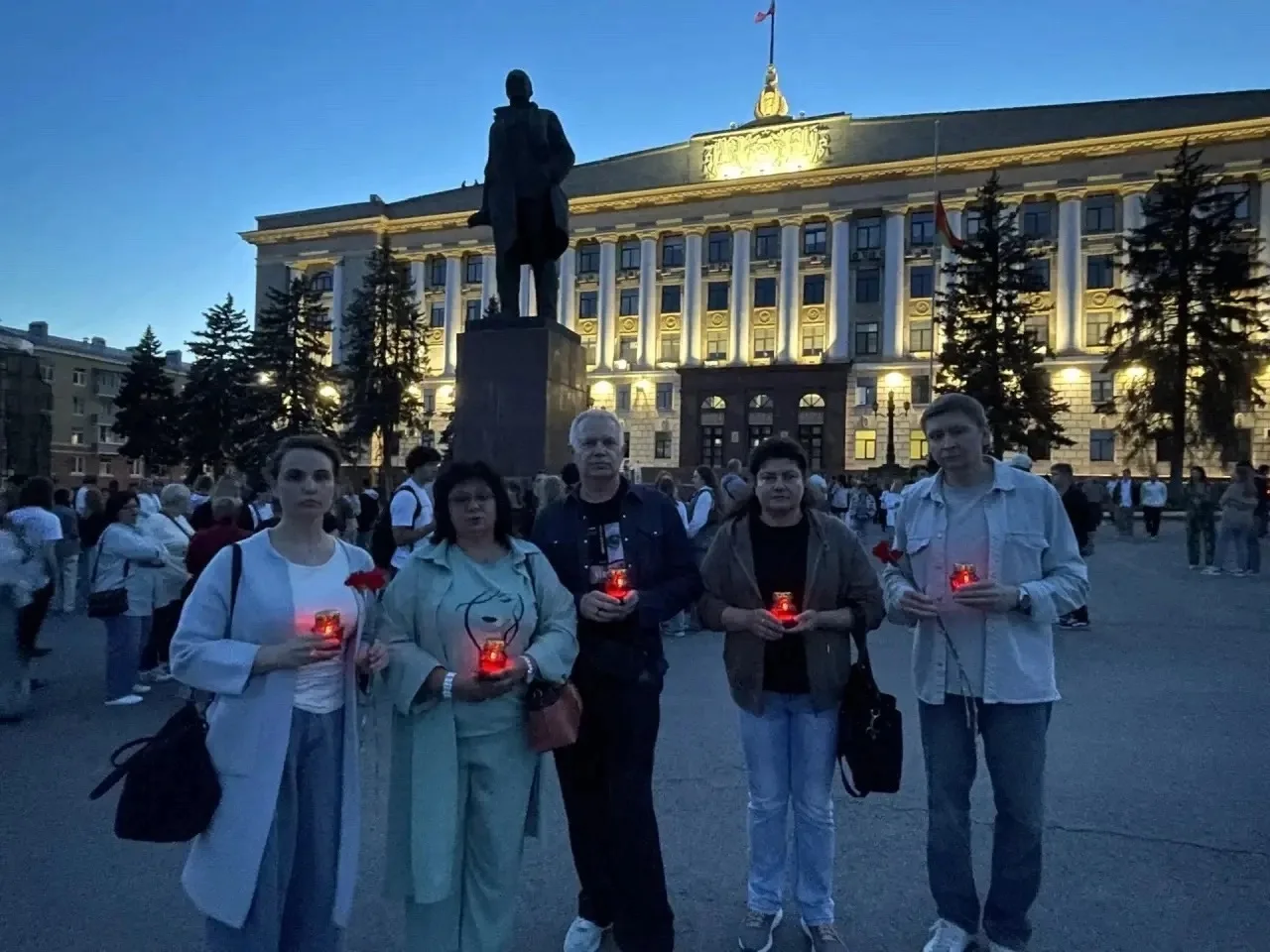 «Свеча памяти»: наш низкий поклон героям прошлого
 
Накануне скорбной даты, 21 июня, сотрудники обла