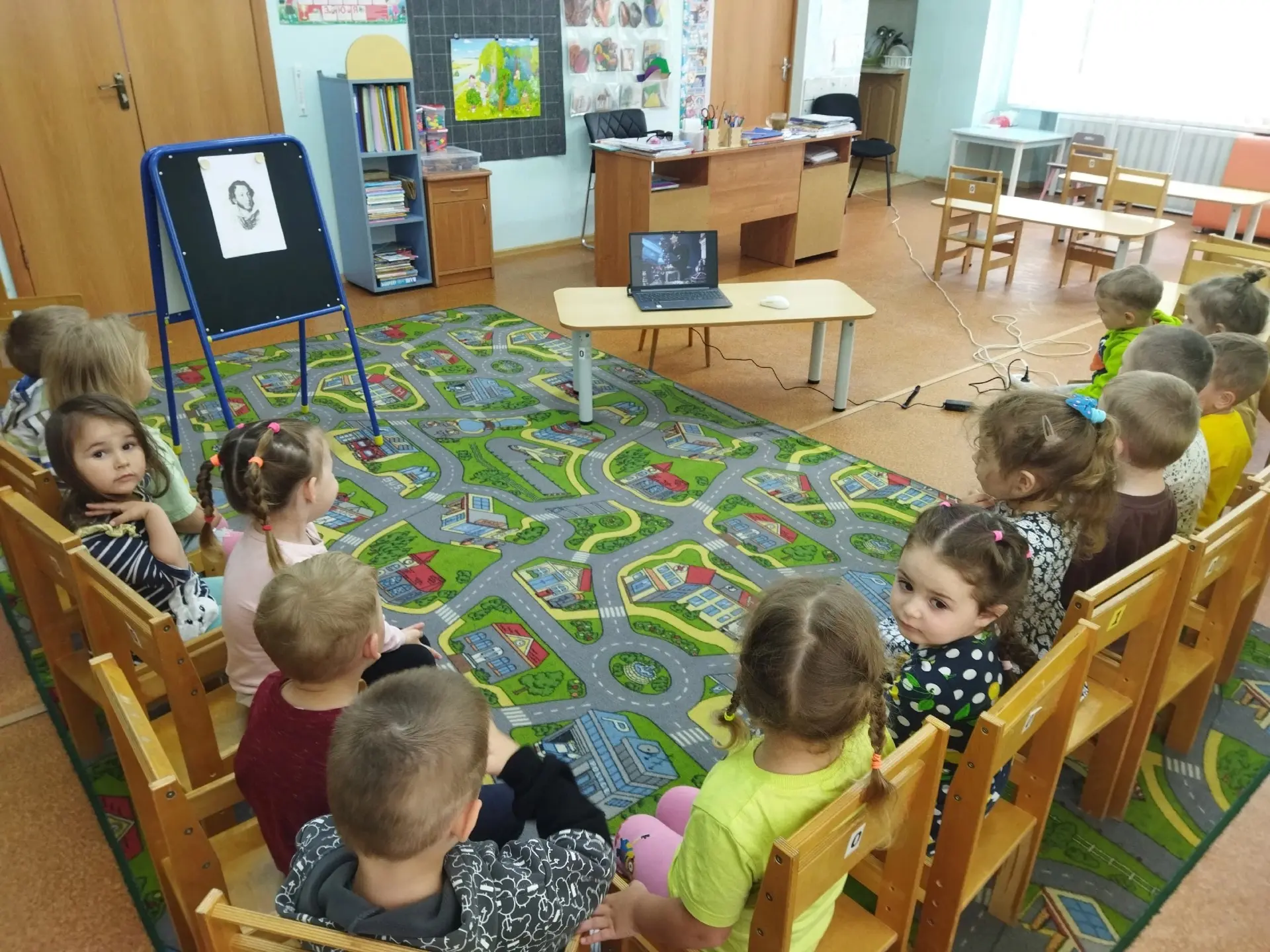 В группе "Колокольчик" прошло тематическое занятие " Волшебная страна Лукоморье... ", целью которого