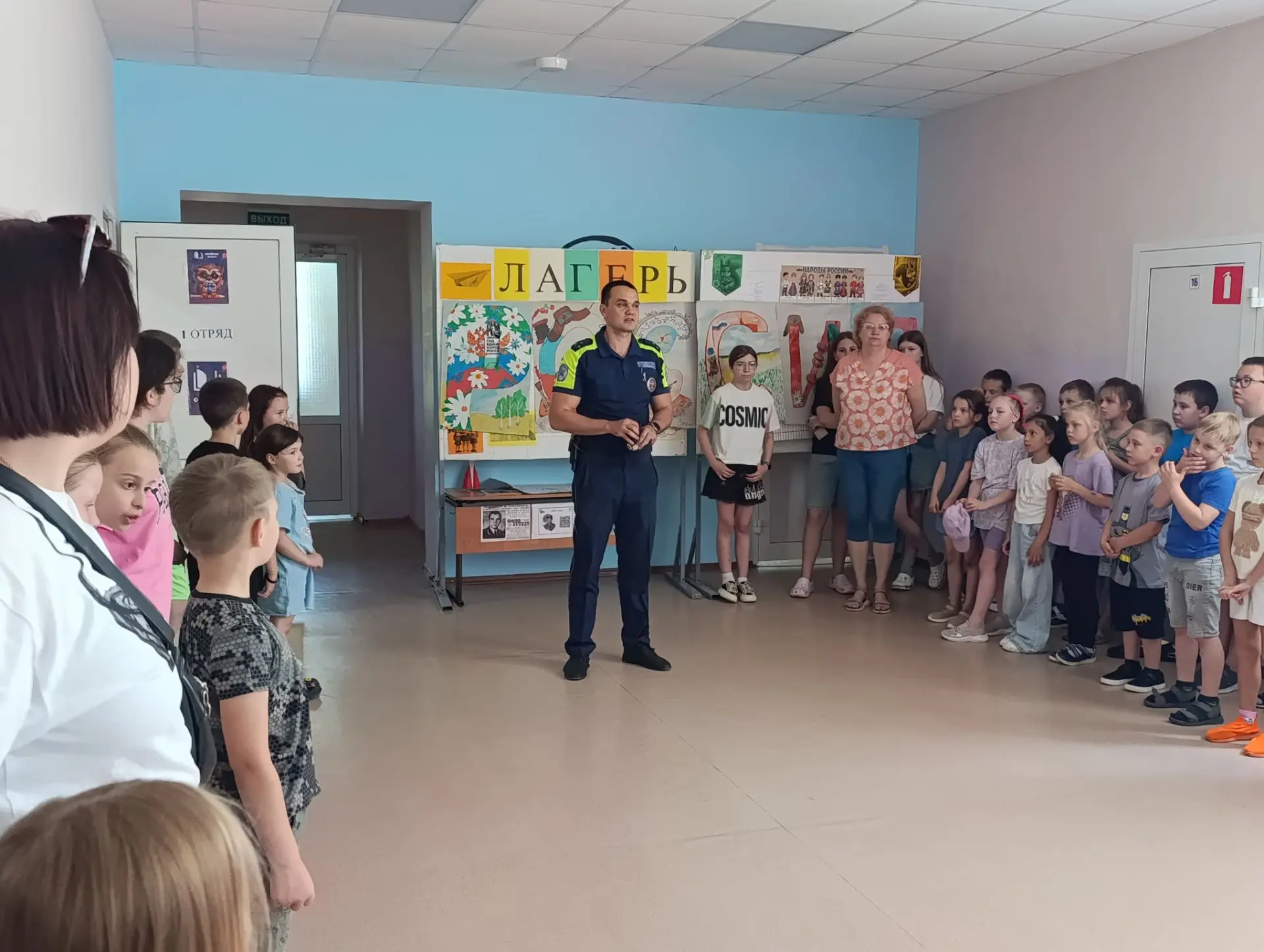 Правила Дорожного движения в летнем пришкольном лагере🚦🚏🚦

Мы постоянно говорим с детьми на тему 