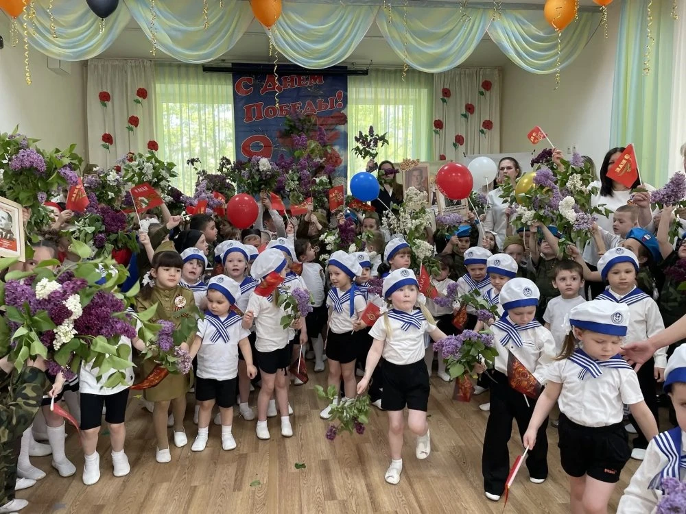 Сегодня наш детский сад наполнился особой атмосферой гордости и памяти — мы провели торжественный па