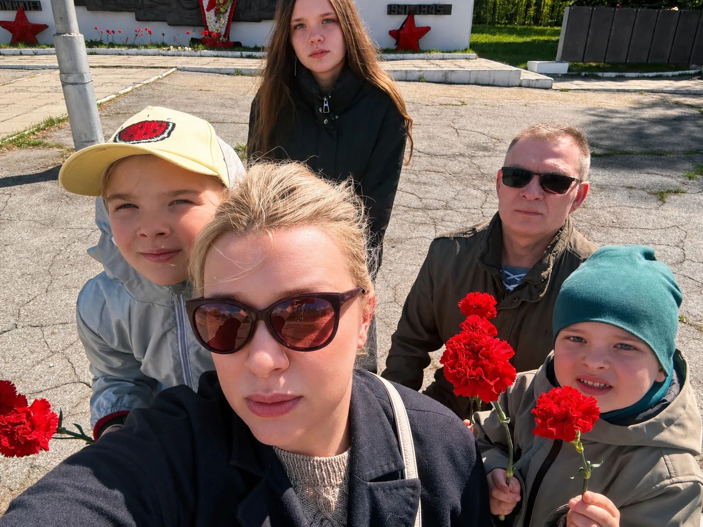 С Днём Победы!  

С днем памяти и благодарности героям Великой Отечественной войны. 

Помним, чтобы 