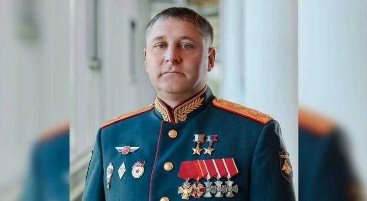 Что известно об Александре Шуваеве 
 
Родился: 7 мая 1981 года в Новом Осколе (Белгородская область)
