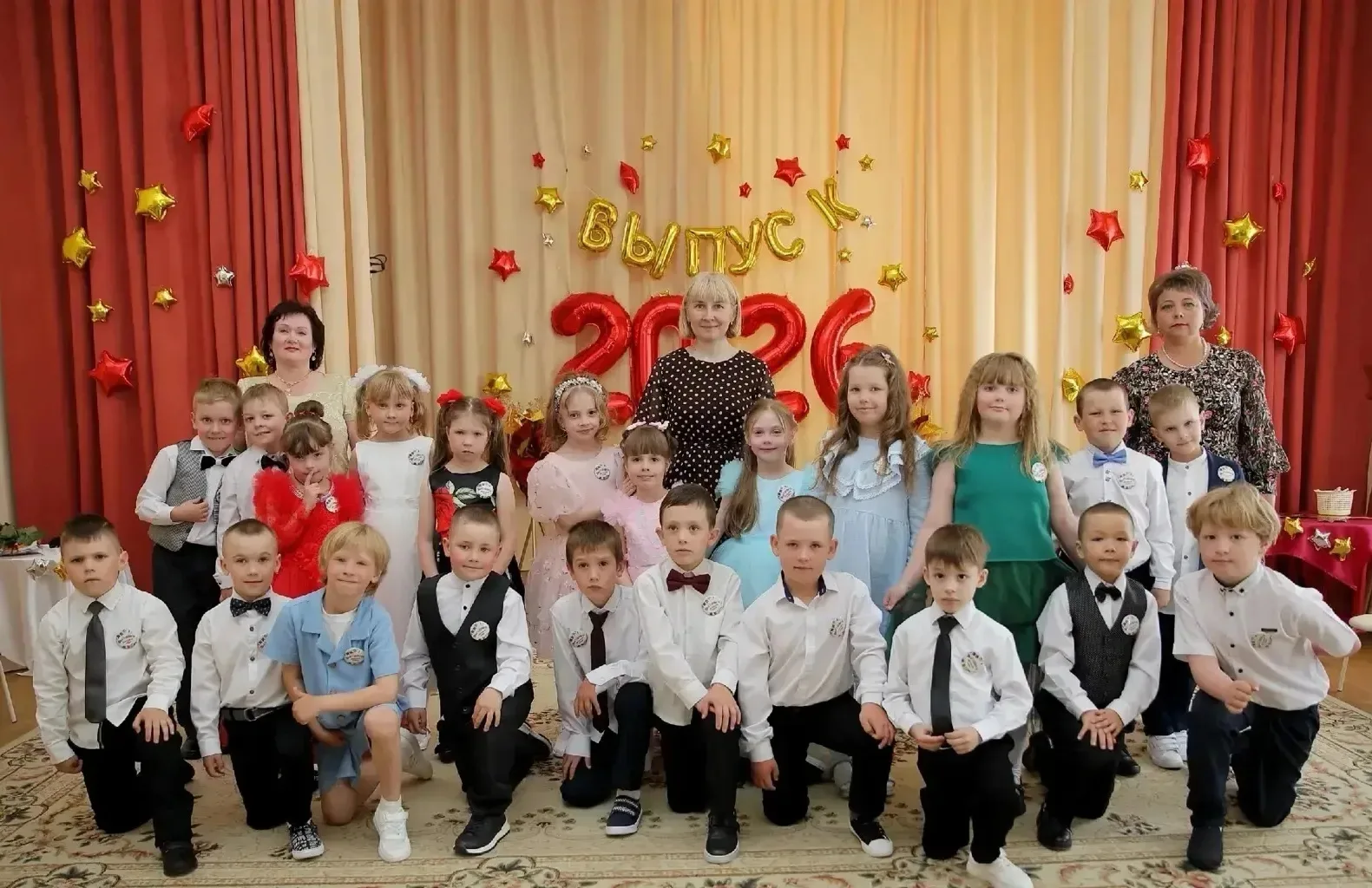 🎓 Прощай, детский сад, здравствуй, школа!

Вот и завершился выпускной праздник в нашей подготовител