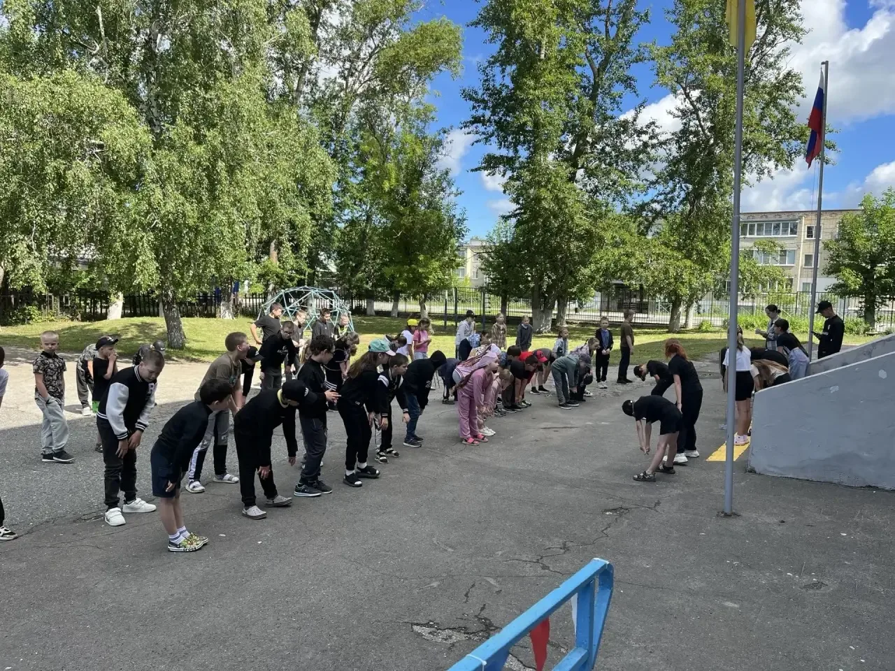 ❓❓❓КАК ПРОШЕЛ ДЕНЬ В ЛАГЕРЕ «МАДАГАСКАР»?

☀️☀️☀️Утро выдалось солнечным и энергичным: традиционная 