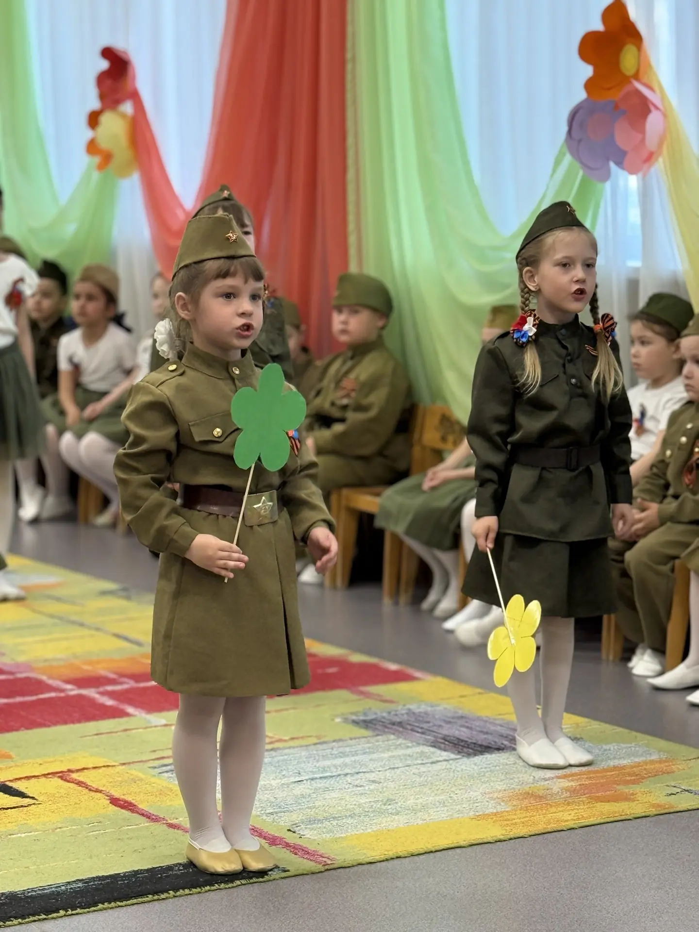 ✨ 9 Мая в нашем детском саду прошло особенно трогательно! ✨

Наши малыши окунулись в эпоху Великой О