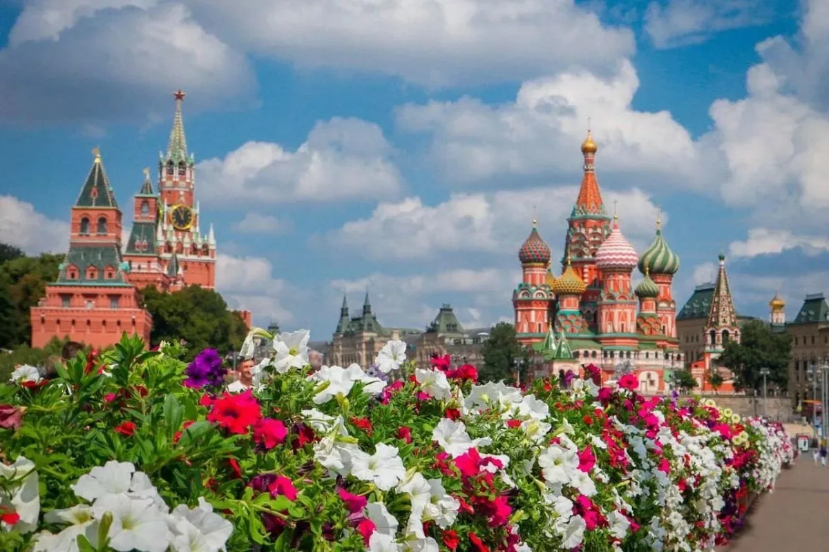 🍓 Доброе утро, соседи!

Сегодня погода будет переменчива, во второй половине дня ожидаются осадки. 
