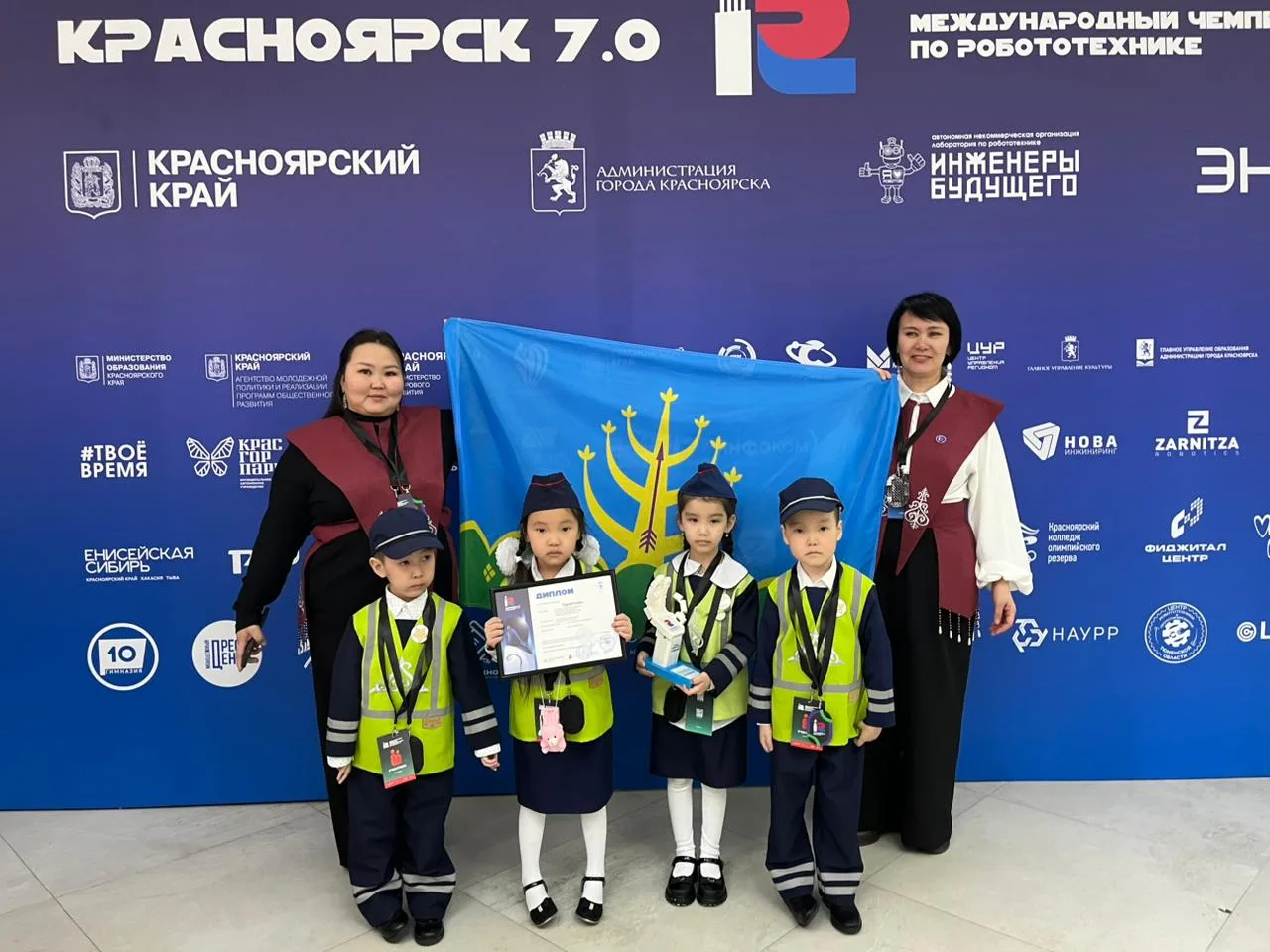 Более 500 команд юных робототехников со всей страны встретились на «Красноярск 7.0»

С 17 по 19 апре