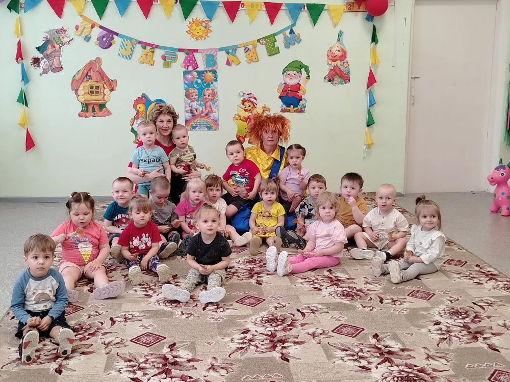 🎈 В нашей младшей группе прошёл весёлый и яркий праздник, посвящённый Дню защиты детей.

Праздник п