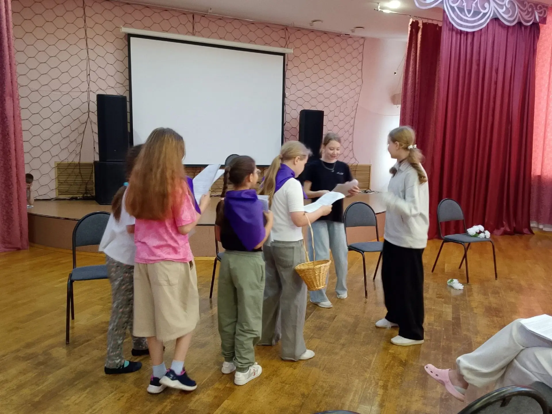 ЭКВАТОР ПРОЙДЕН! МЫ НА ПОЛПУТИ К ФИНАЛУ! 🌊🎭

Ура-ура-ура! Сегодня у нас знаменательный день — мы п