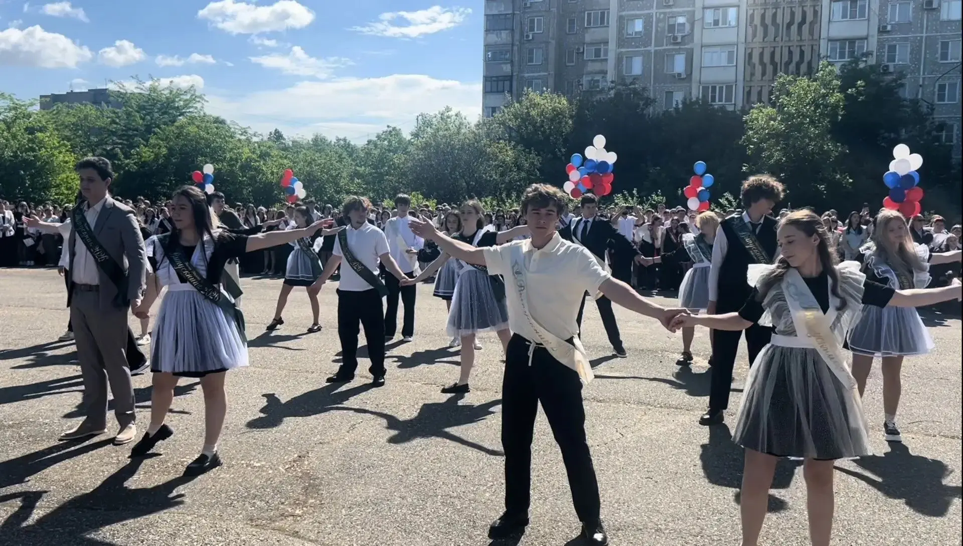 Со школьными партами попрощаются 510 одиннадцатиклассников Минераловодского округа. Для них - это ос