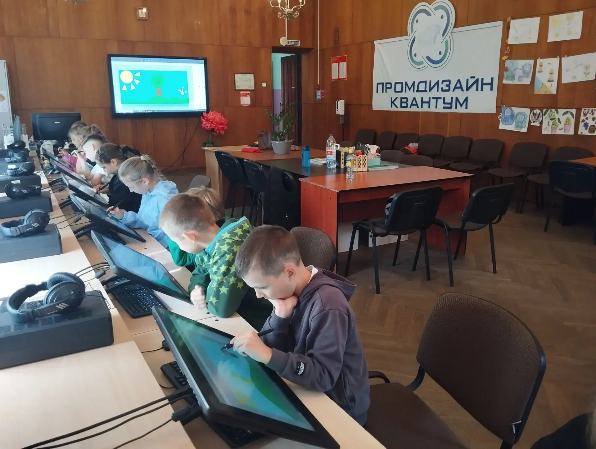 ✅ Инженерные каникулы продолжаются!

🌷 На базе Промдизайнквантума для учащихся МБОУ-СОШ №4 им.В.И.Л