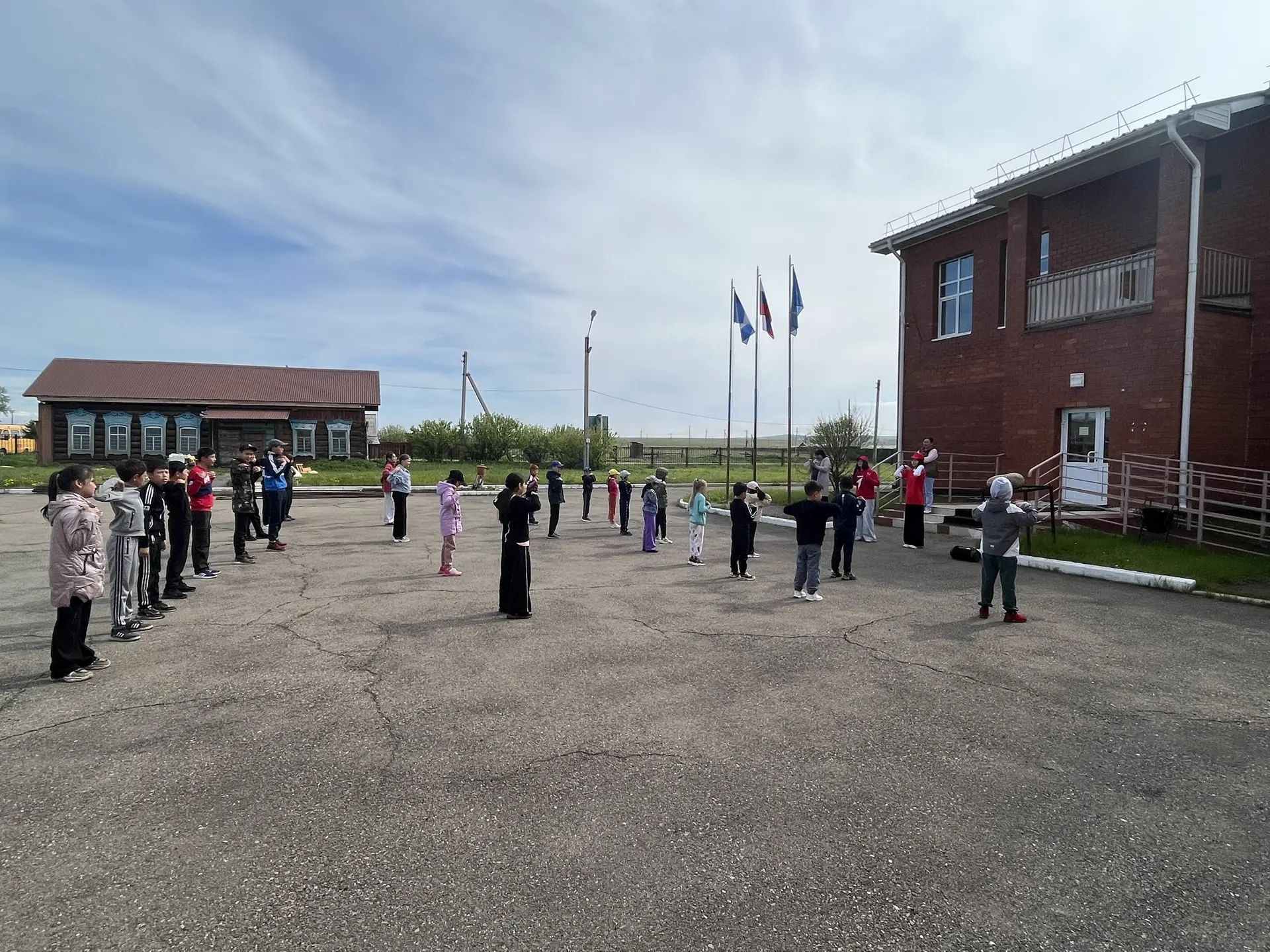 ☀️5-й день на ЛДП «Дружба»🤝 
День детства 👦👧
Сегодняшний день начался с поднятия флага и исполнен