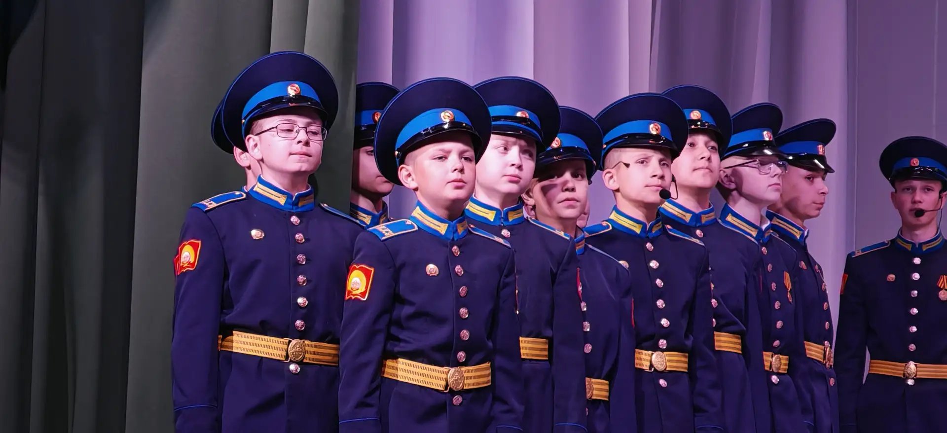 🌟 «Горжусь Оренбуржьем»: концерт, который объединил сердца! 🌟

9 июня в РЦКД «Геолог» прошёл конце