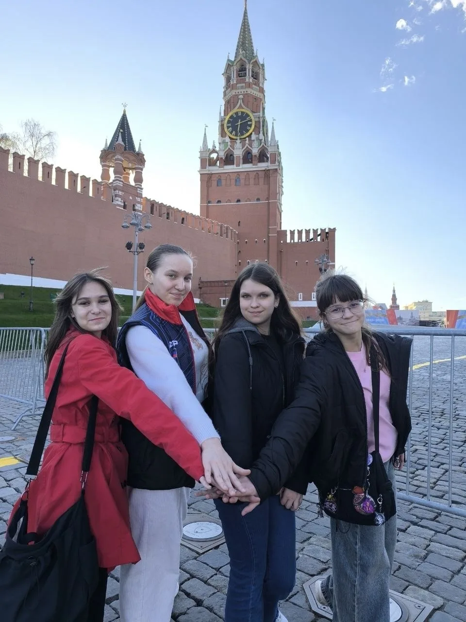 🇷🇺С ДНЕМ РОССИИ!🇷🇺

🚌Наши дети побывали во многих городах нашей необъятной страны.
📌Только в м