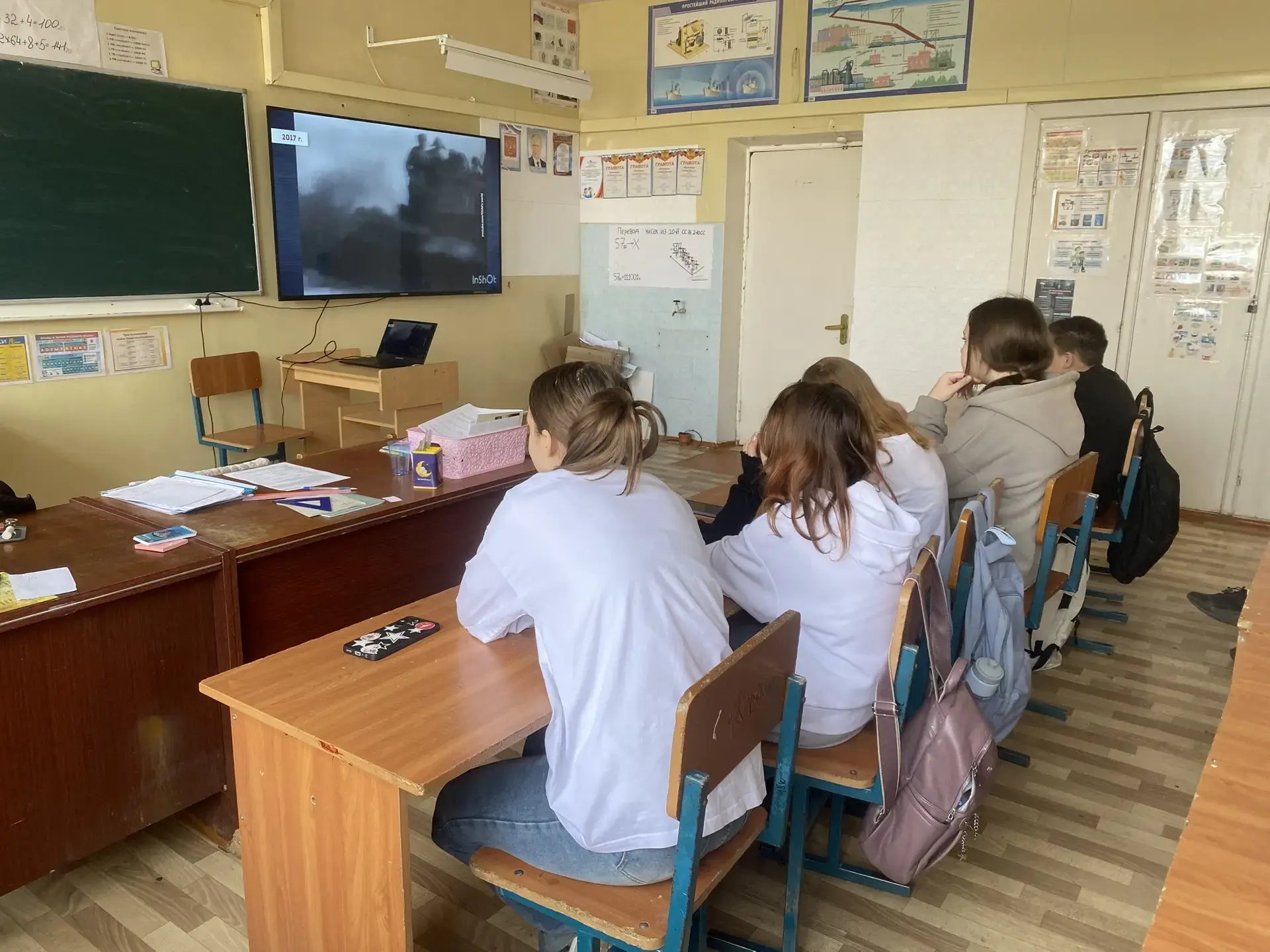🎶 Разговоры о важном: Песни о войне. Ко Дню Победы
4 мая в нашей школе прошло очередное занятие цик
