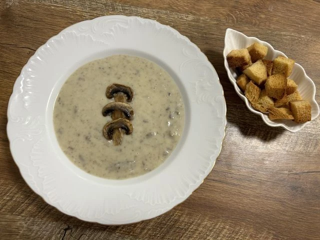 С заботой о здоровье!
Картофельный суп с шампиньонами.
Шампиньоны содержат:
витамины группы B (в том