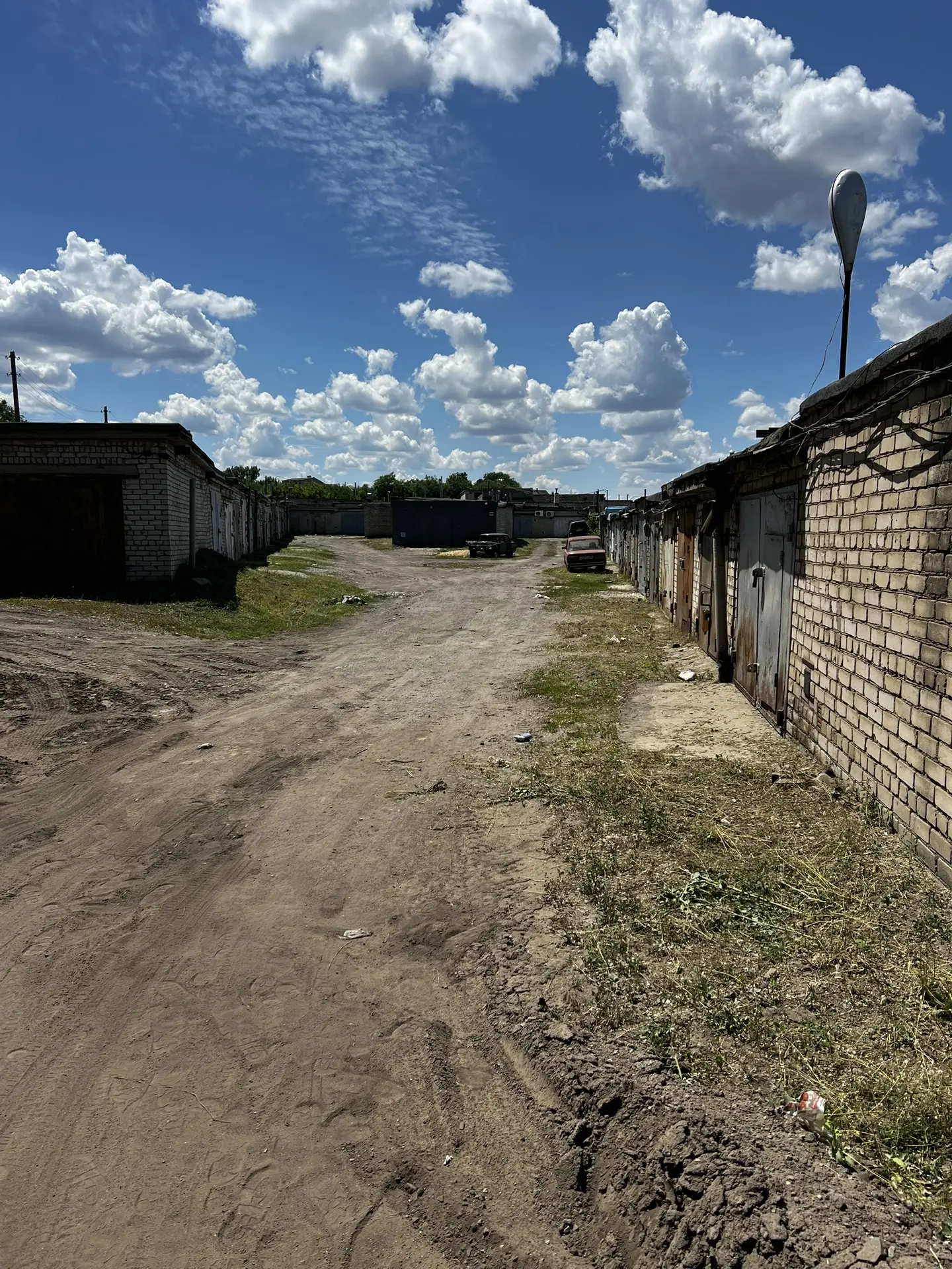 🌿Продолжается покос травы на территории нашего кооператива, после покоса сразу производится обработ