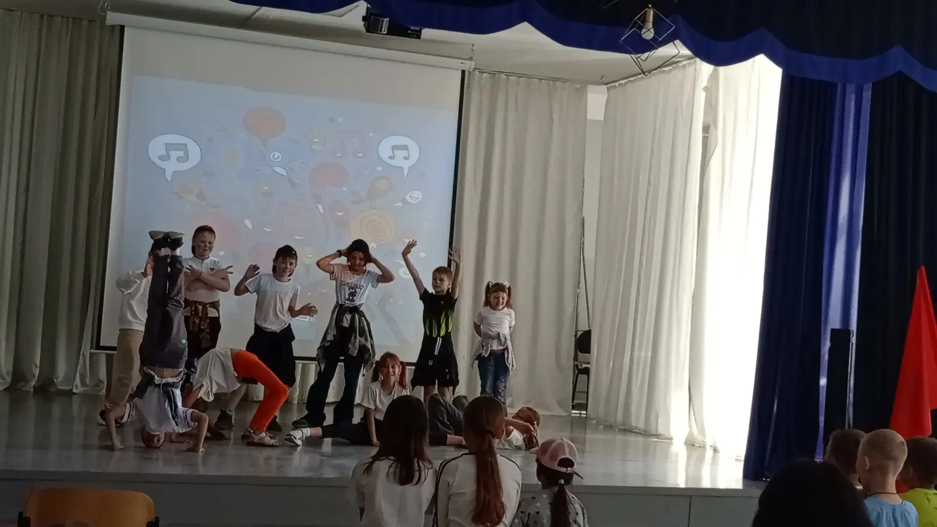 🎤 18 июня в «Орлятах Единства»: день, когда каждый засиял яркой звездой!

Сегодня в нашем лагере гр
