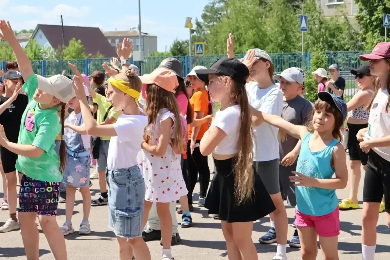 📌 Четвёртый день в пришкольном лагере «Одна страна — одна семья» прошёл под знаком традиций, спорта