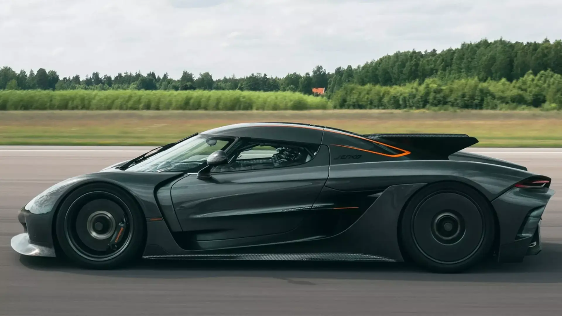 Бензиновые гиперкары ещё рано списывать со счетов

#Koenigsegg #новости

Koenigsegg Jesko Absolut ст