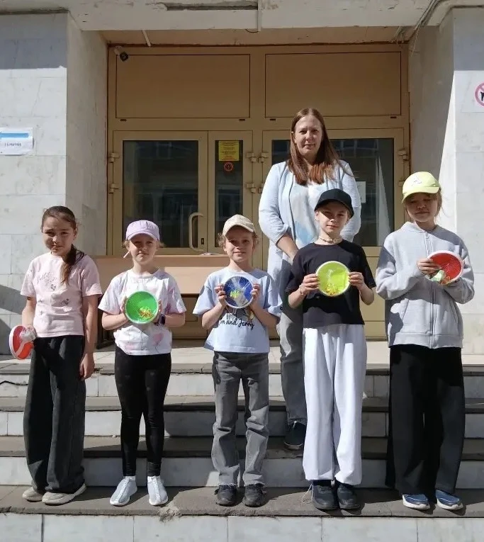☀4 июня в ЛДП «Улыбка» был наполнен энергией, творчеством и пользой для здоровья. Утро началось с тр